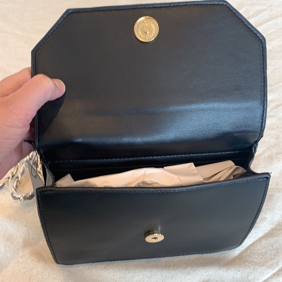 Badgley Mischka Flap Front Crossbody Black NEW - Picture 10 of 12